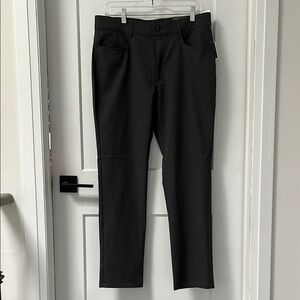 Black Cargo Golf Pants with Subtle Pattern